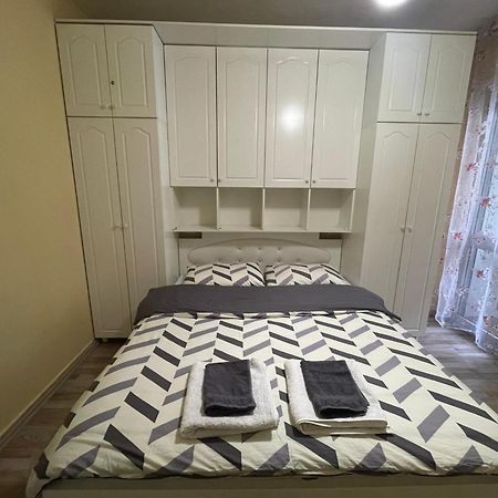 Bricks Apartment Near Pazari I Ri Tirana Eksteriør billede
