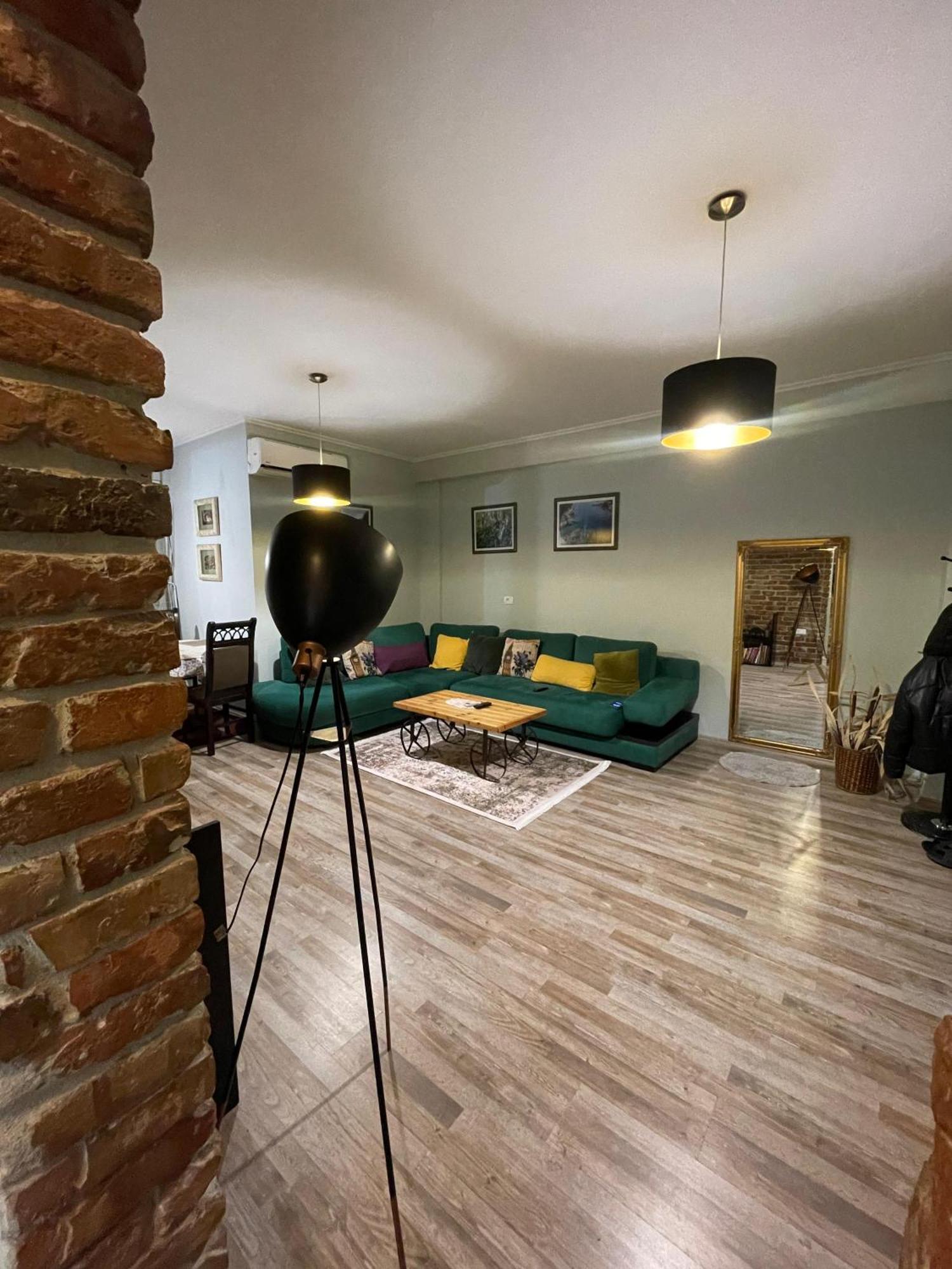 Bricks Apartment Near Pazari I Ri Tirana Eksteriør billede